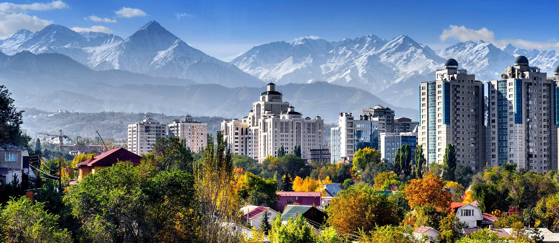 Ruta de la seda y montañas de Kazajistán